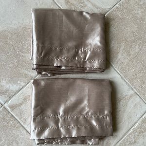 Two Better homes and gardens window curtains/panels